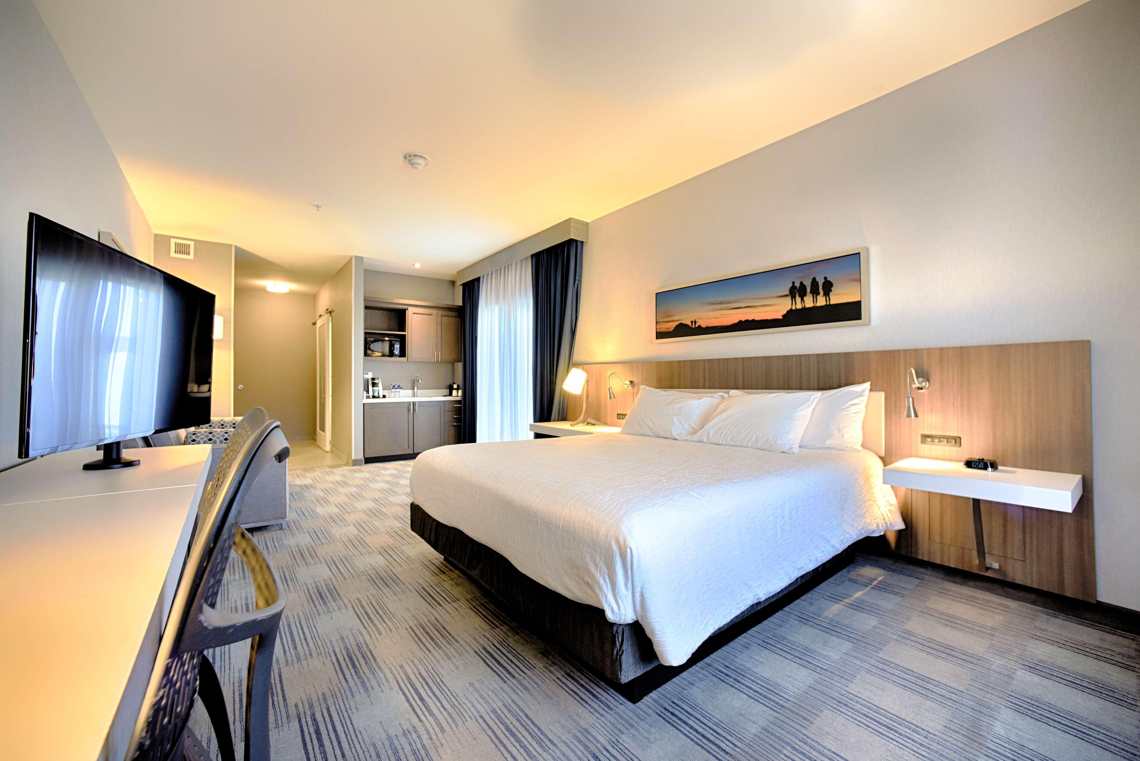 Hilton Garden Inn Santa Barbara/Goleta Екстериор снимка