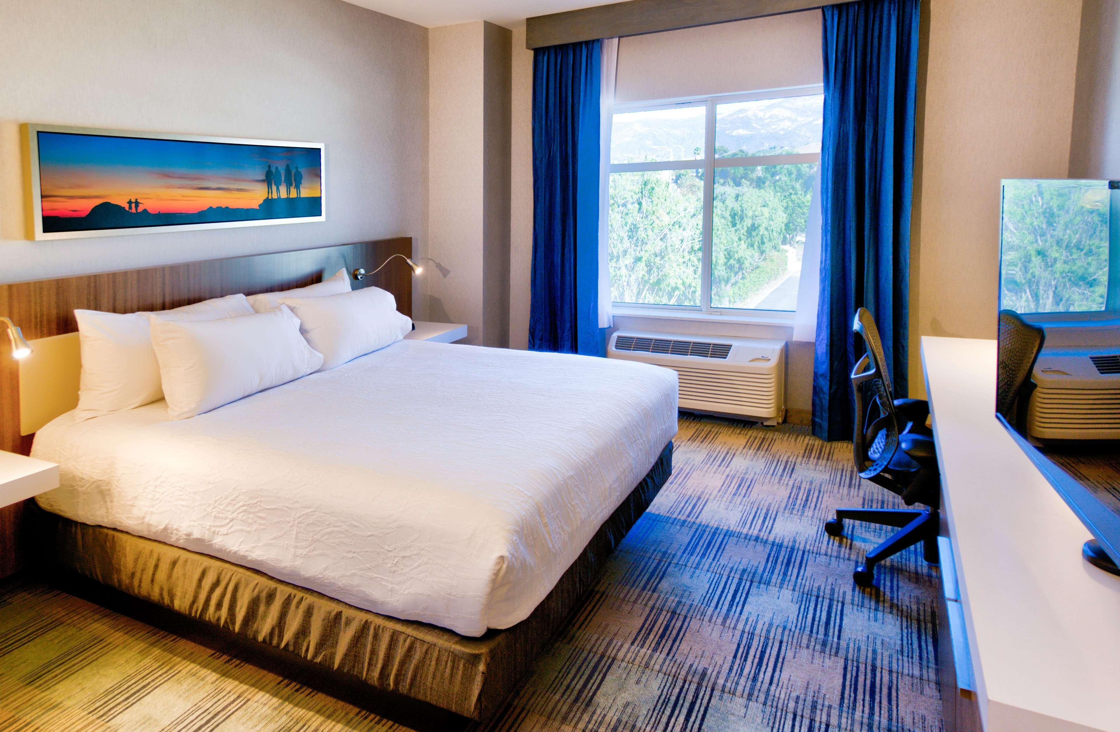 Hilton Garden Inn Santa Barbara/Goleta Екстериор снимка