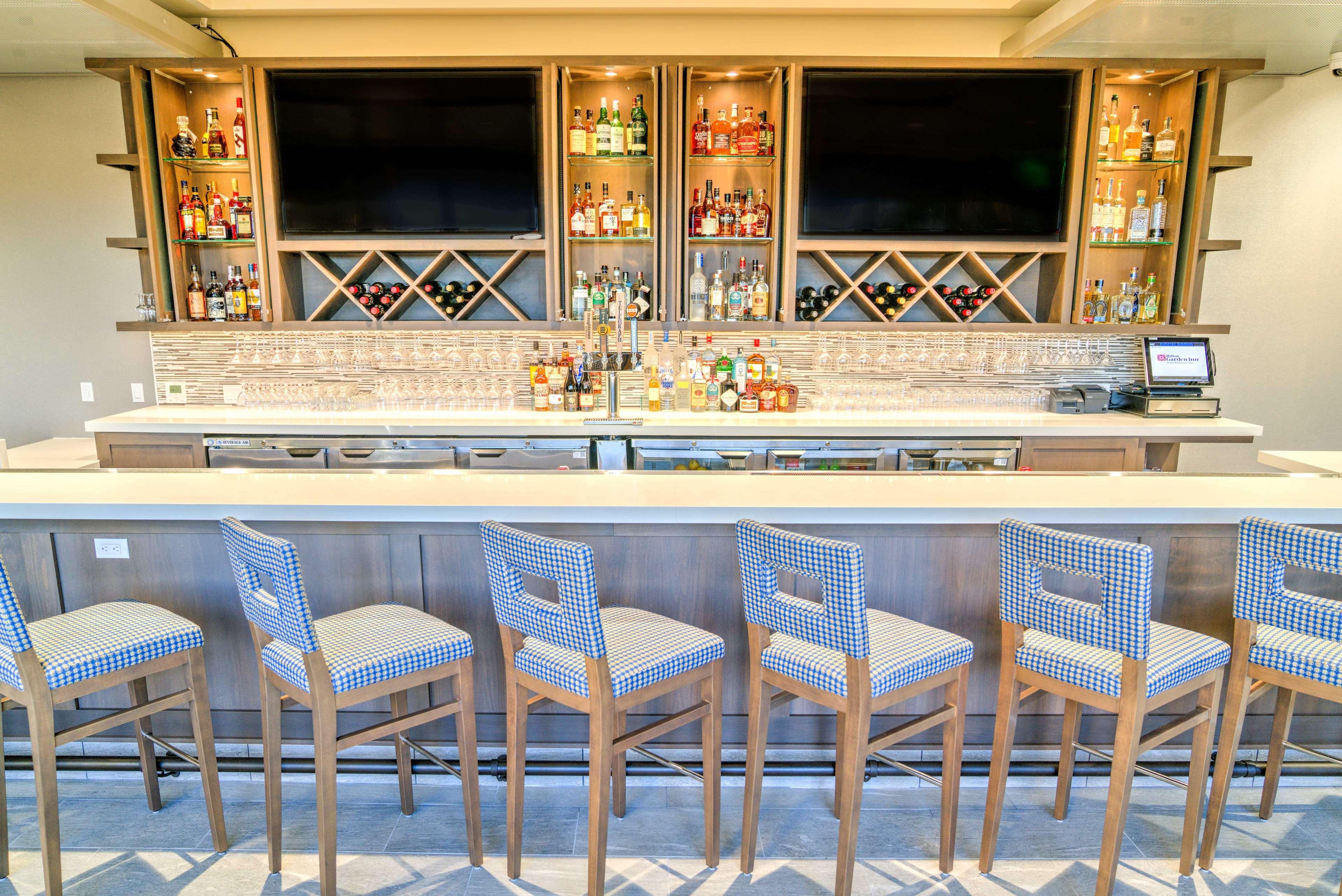 Hilton Garden Inn Santa Barbara/Goleta Екстериор снимка