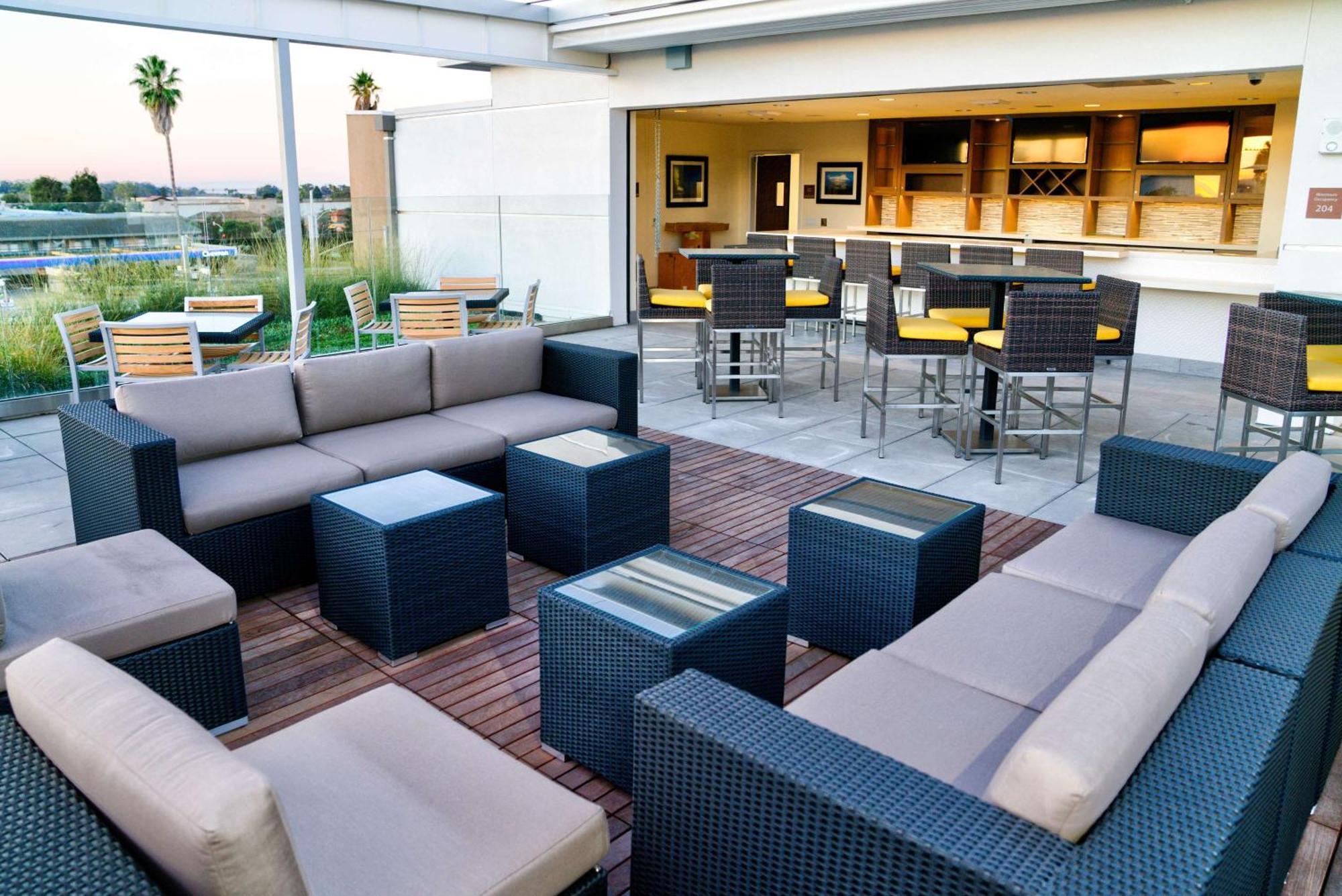 Hilton Garden Inn Santa Barbara/Goleta Екстериор снимка