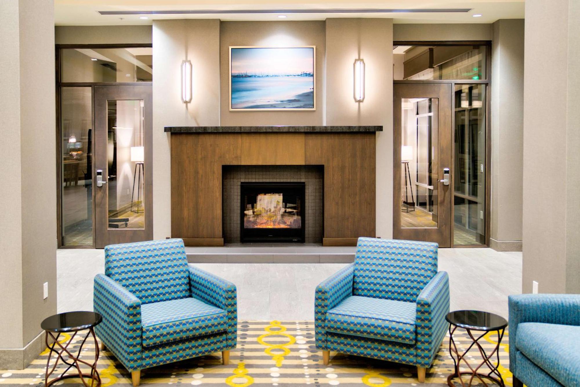 Hilton Garden Inn Santa Barbara/Goleta Екстериор снимка