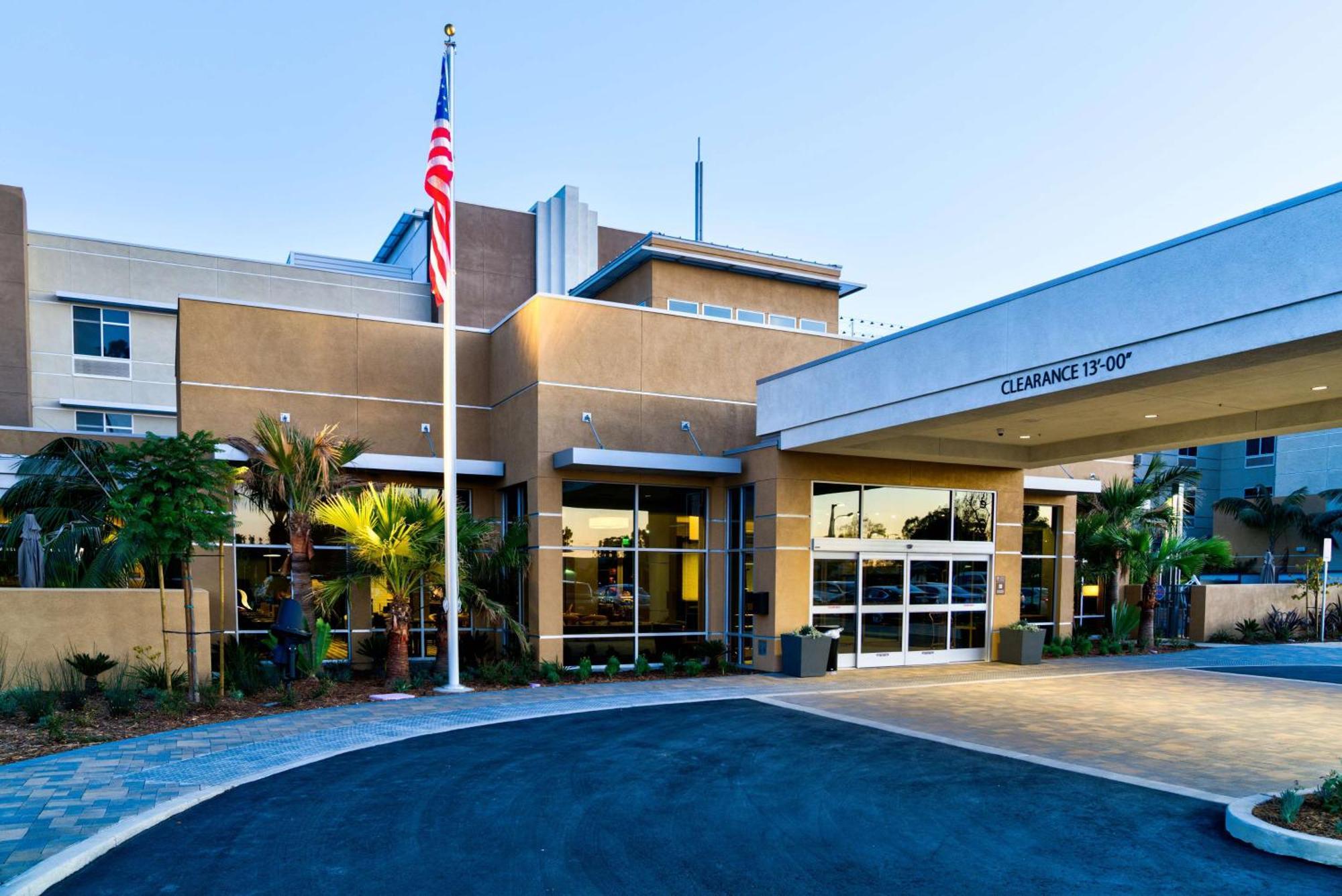 Hilton Garden Inn Santa Barbara/Goleta Екстериор снимка
